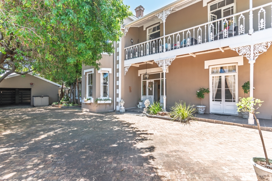 4 Bedroom Property for Sale in Claremont Western Cape